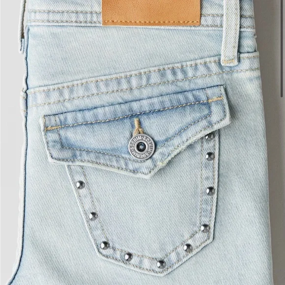 H&M Light Wash Flare Jeans - Picture 5 of 10